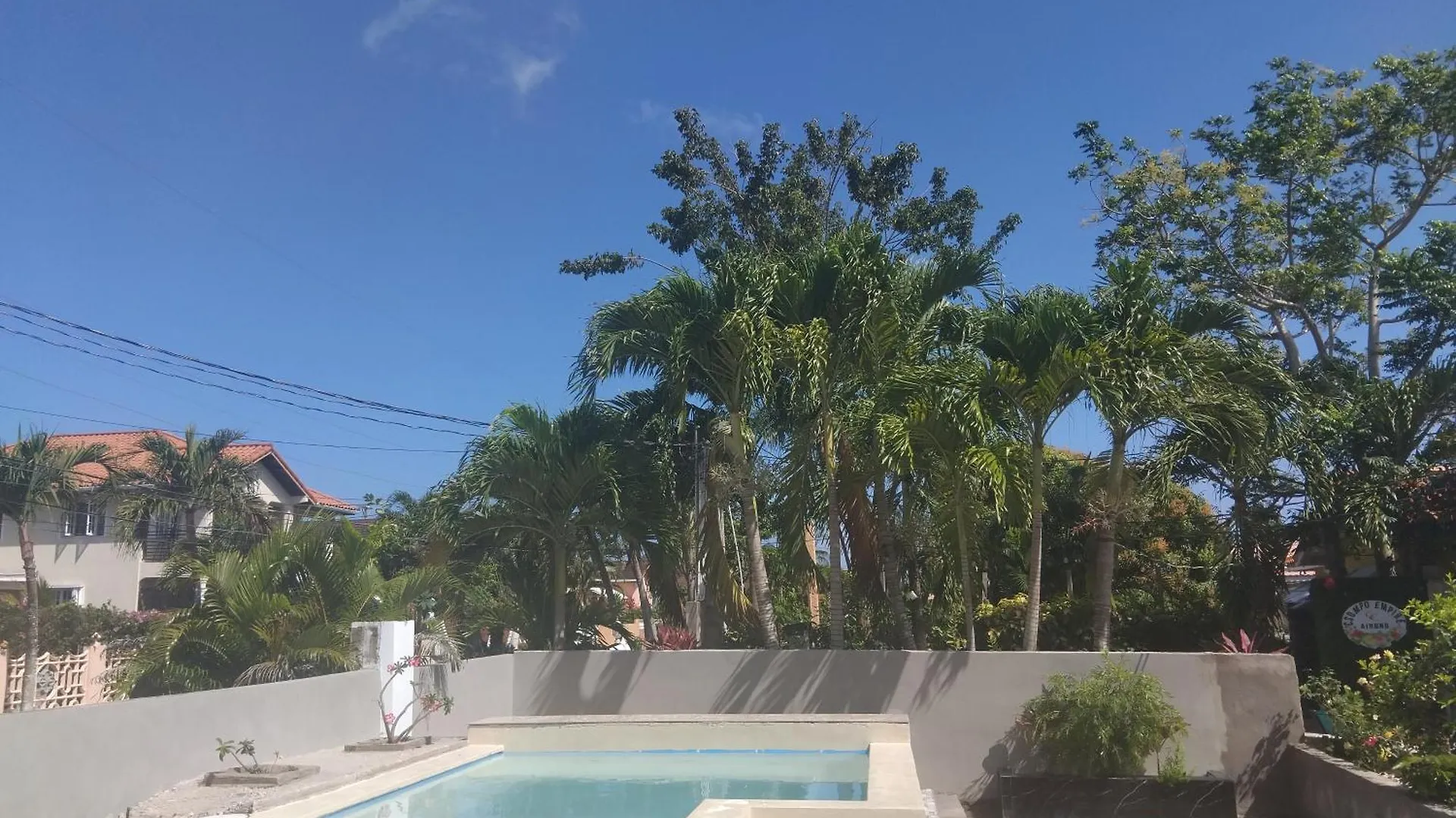 The Studio Apartment At Csompo Silver Manor Kupuis